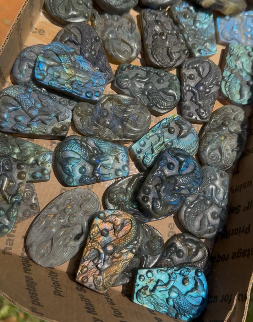 Labradorite Mermaids 1kg 32pcs