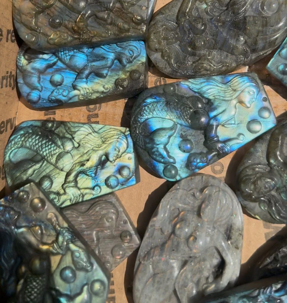 Labradorite Mermaids 1kg 32pcs